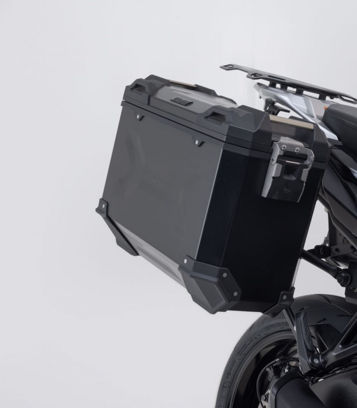 Maletas Laterales con Soporte TRAX ADV Negras 37 L Suzuki GSX-S1000GX (23) SW-MOTECH KFT.05.601.70000/B