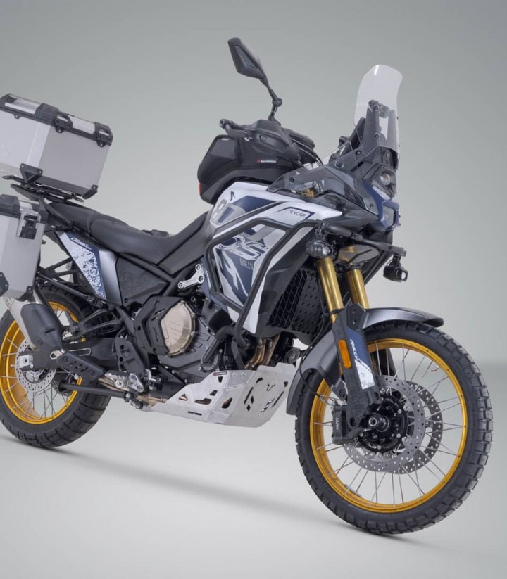 Pack Maletas Laterales + Baúl 38 L TRAX ADV en Plateado + Soportes VOGE DS800X Rally (25) SW-MOTECH ADV.02.072.75000/S