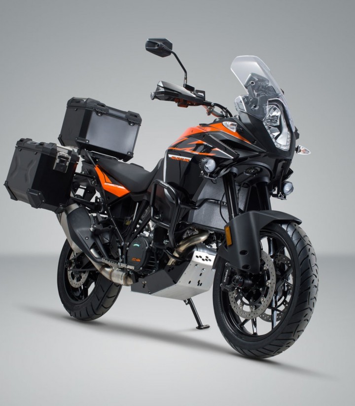 Pack Maletas Laterales + Baúl 38 L TRAX ADV en Negro + Soportes KTM 1050/1090/1190 Adventure (13-21), 1290 Super Adventure/R/S/T