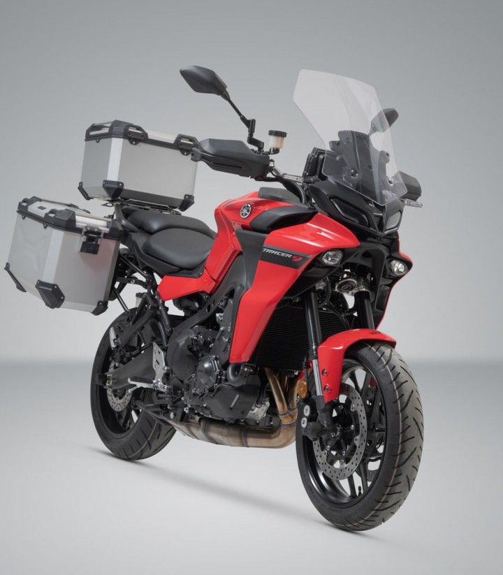Pack Maletas Laterales + Baúl 38 L TRAX ADV en Plateado + Soportes Yamaha Tracer 9 (20-24) SW-MOTECH ADV.06.921.75000/S