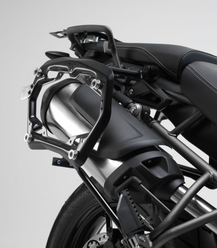 Pack Maletas Laterales + Baúl 38 L TRAX ADV en Negro + Soportes varios modelos de Triumph SW-MOTECH ADV.11.748.75001/B