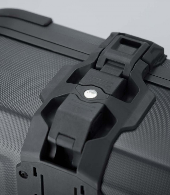 Maletas Laterales con Soporte DUSC Negras 41/33 L Honda CRF1000L Africa Twin (15-17) SW-MOTECH KFT.01.622.65001/B KFT.01.622....