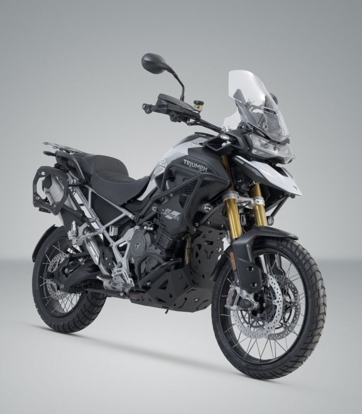 Set Seitenkoffer + Topcase DUSC L 41 L + Träger Triumph Tiger 1200 GT/Rally Explorer (22) SW-MOTECH ADV.11.905.65100/B