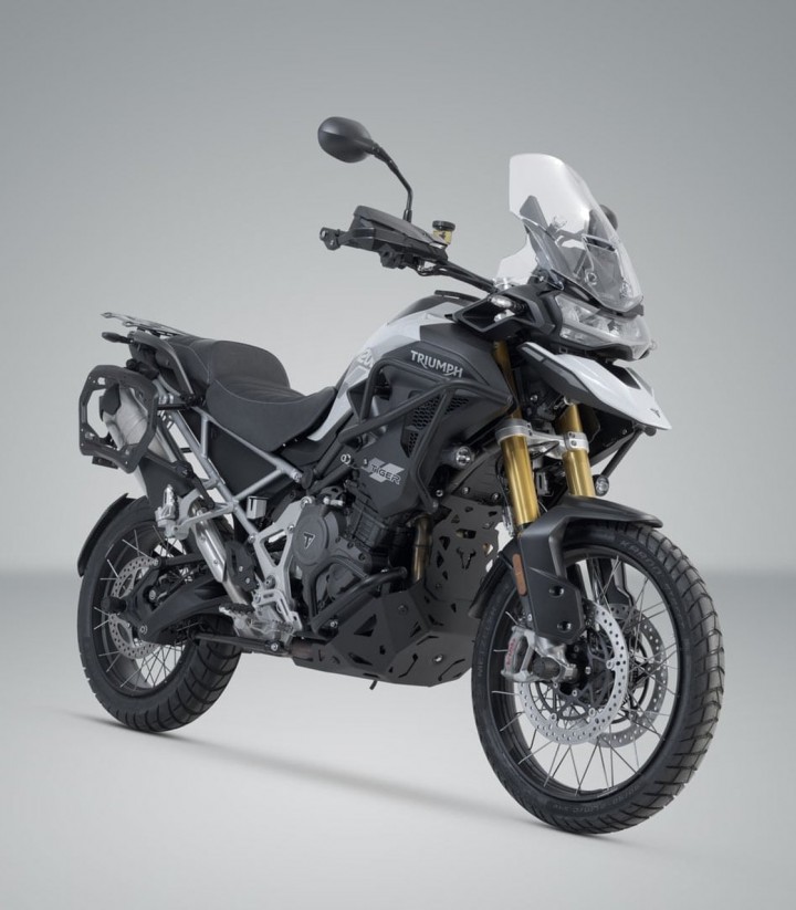 Pack Maletas Laterales + Baúl DUSC XL 55 L + Soportes Triumph Tiger 1200 GT/Rally Explorer (22) SW-MOTECH ADV.11.905.66100/B