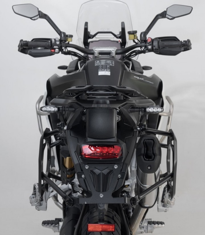 Pack Maletas Laterales + Baúl 38 L TRAX ADV en Plateado + Soportes Triumph Tiger 1200 GT/Rally Explorer (22) SW-MOTECH ADV.11.90