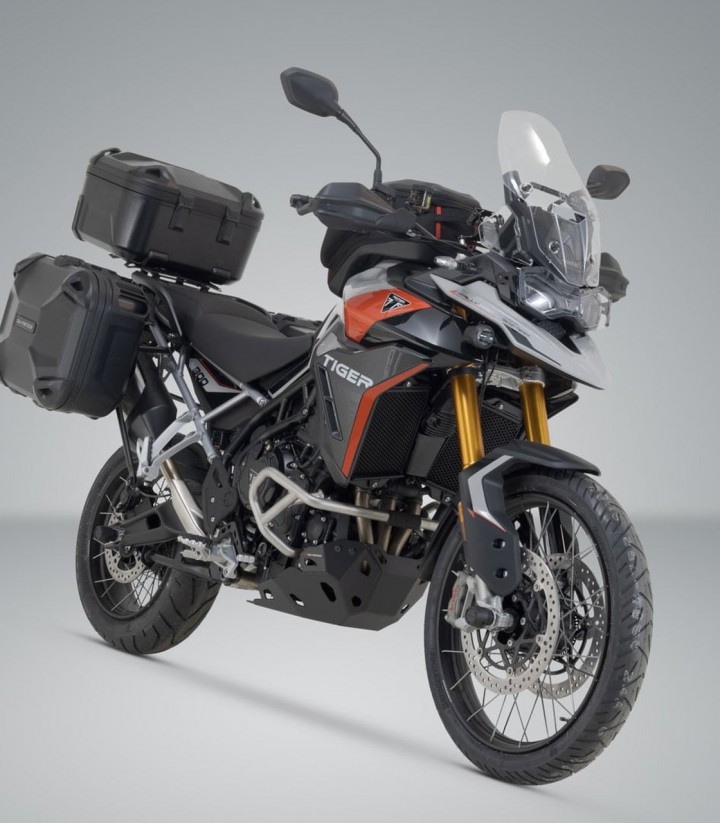 Pack Maletas Laterales + Baúl DUSC L 41 L + Soportes Triumph Tiger 900 (19-23) SW-MOTECH ADV.11.953.65000/B