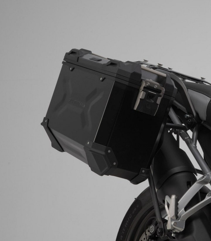 Pack Maletas Laterales + Baúl 38 L TRAX ADV en Negro + Soportes Triumph Tiger 900 (19-23) SW-MOTECH ADV.11.953.75002/B