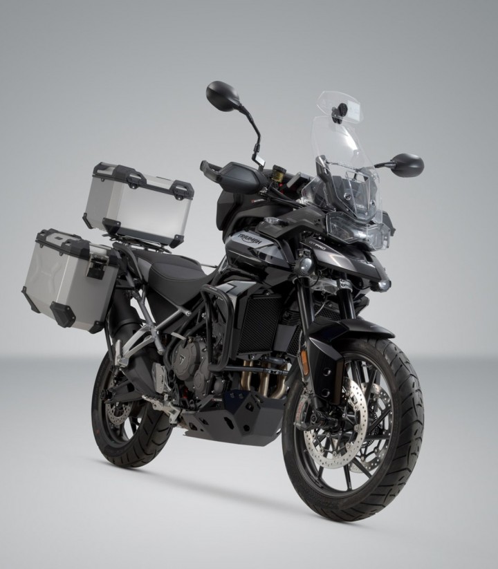Pack Maletas Laterales + Baúl 38 L TRAX ADV en Plateado + Soportes Triumph Tiger 900 (19-23) SW-MOTECH ADV.11.953.75002/S