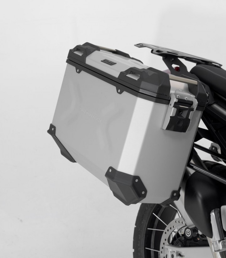 Pack Maletas Laterales + Baúl 38 L TRAX ADV en Plateado + Soportes Aprilia Tuareg 660 (21-24) SW-MOTECH ADV.13.849.75000/S