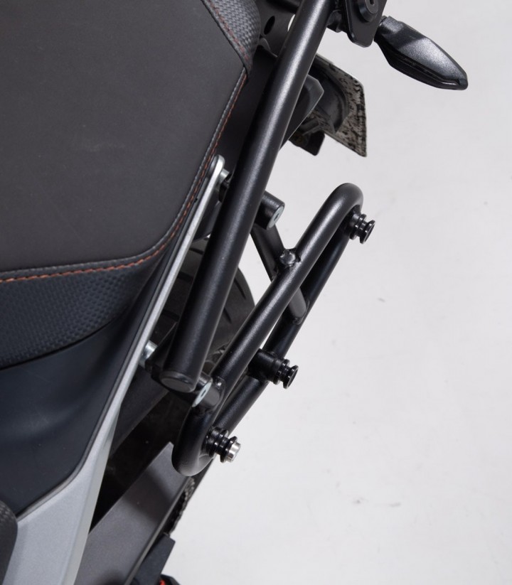 Maletas Laterales con Soporte URBAN ABS Negras 16,5/16,5 L KTM 790 Duke (18-19, 22), 890 Duke (20)/R (19-20) SW-MOTECH BC.HTA.04