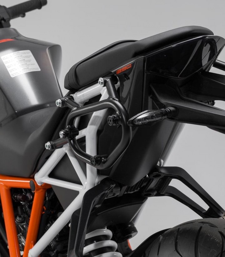 Maletas Laterales con Soporte URBAN ABS Negras 16,5/16,5 L KTM 1290 Super Duke R (13-19) SW-MOTECH BC.HTA.04.881.30000/B