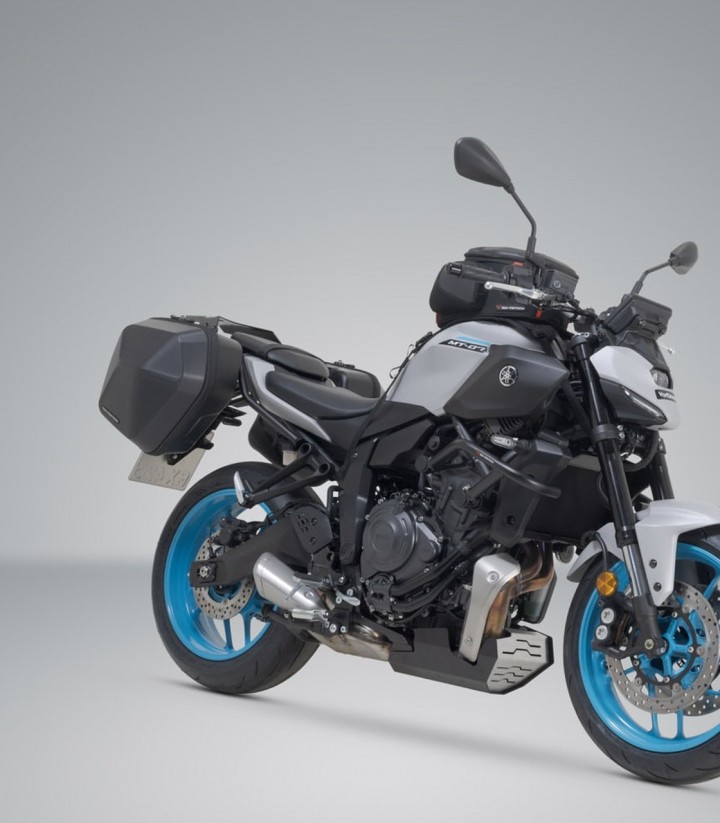 SW-MOTECH URBAN ABS 16,5/16,5 L Side Cases with Carrier for Yamaha MT-07 (24) Black BC.HTA.06.089.30000/B