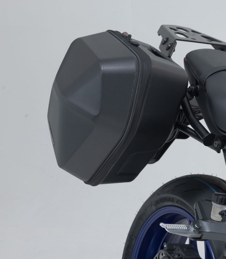 Maletas Laterales con Soporte URBAN ABS Negras 16,5/16,5 L Yamaha MT-09 (20-23) SW-MOTECH BC.HTA.06.851.30000/B