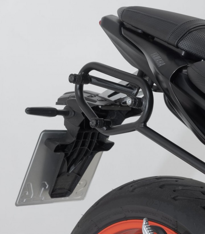 SW-MOTECH URBAN ABS 16,5/16,5 L Side Cases with Carrier for Yamaha MT-07 (18-24) Black BC.HTA.06.869.30001/B