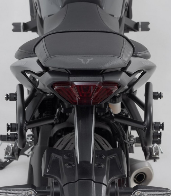 Maletas Laterales con Soporte URBAN ABS Negras 16,5/16,5 L Yamaha MT-07 (18-24) SW-MOTECH BC.HTA.06.869.30001/B