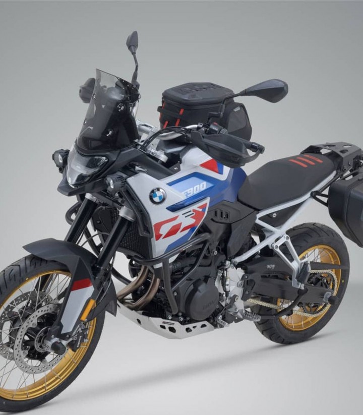 Maletas Laterales con Soporte URBAN ABS Negras 16,5/16,5 L BMW F 900 GS (23) SW-MOTECH BC.HTA.07.602.30000/B