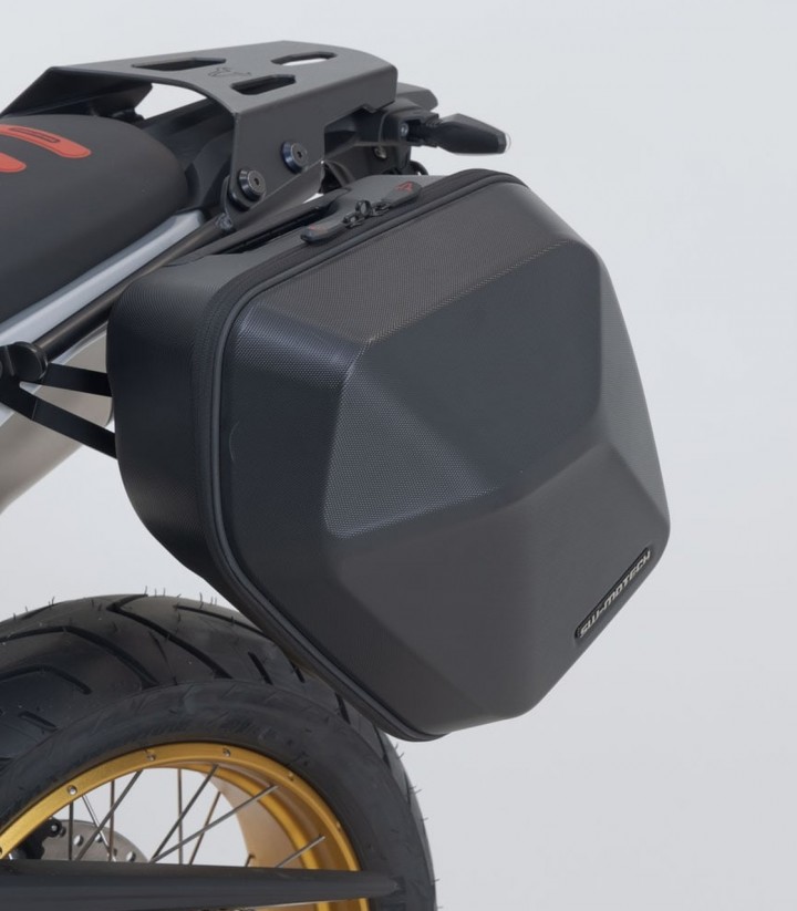 Maletas Laterales con Soporte URBAN ABS Negras 16,5/16,5 L BMW F 900 GS (23) SW-MOTECH BC.HTA.07.602.30000/B