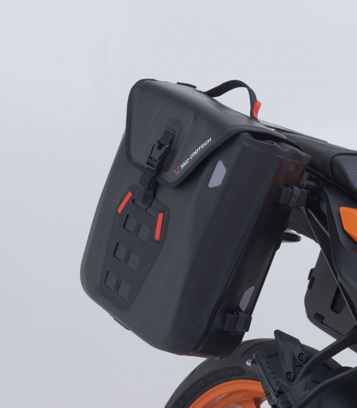 Bolsas Laterales SW-MOTECH SysBag WP M/M + Adaptadores KTM 125 Duke (23), 250 Duke (23), 390 Duke (23) BC.SYS.04.988.31000/B