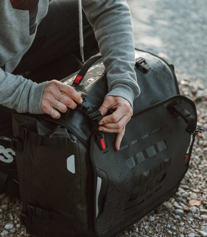 Bolsas Laterales SW-MOTECH SysBag WP L/L + Adaptadores Yamaha MT-07 Tracer (16-25) BC.SYS.06.593.21001/B