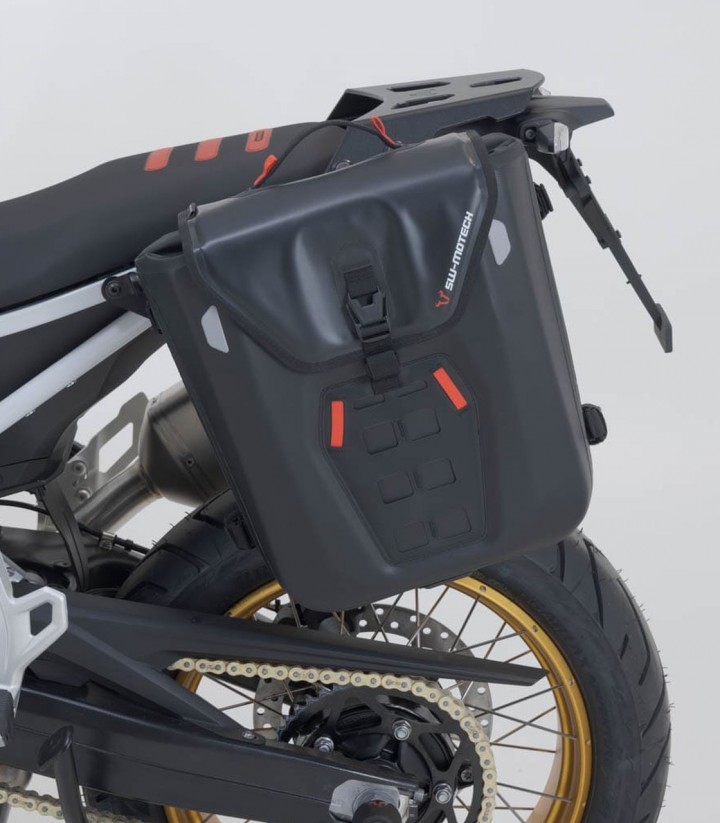 Bolsas Laterales SW-MOTECH SysBag WP M + Adaptador BMW F 900 GS (23) BC.SYS.07.602.31000/B