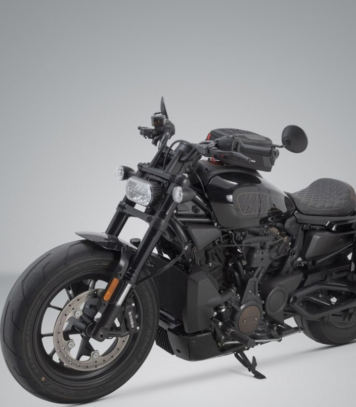 SW-MOTECH SysBag WP M + Adapter Plate Harley Davidson Sportster S (RH1250S) (21) BC.SYS.18.019.31000/B