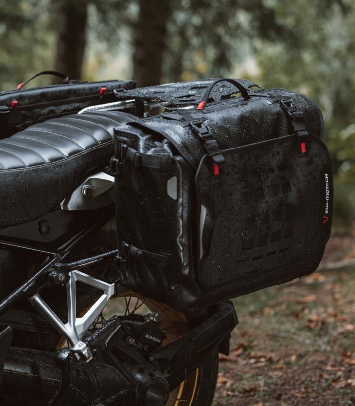 SW-MOTECH SysBag WP L/L USA Model + Adapter Plates Ducati Multistrada V4 (20-24) BC.SYS.22.822.21102/B