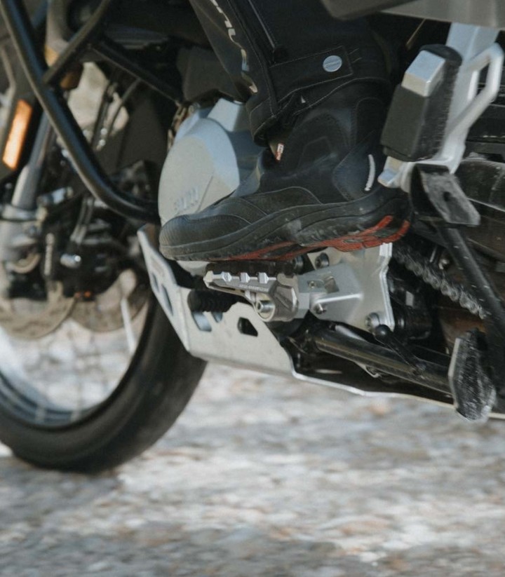 SW-MOTECH EVO Footpegs with Adapters for several Triumph models FRS.11.112.10400