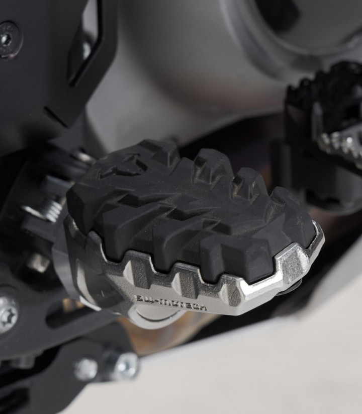 Reposapiés EVO con Adaptadores SW-MOTECH para Harley Davidson Pan America (RA1250) (21), Pan America ST (RA1250ST) (24) FRS.18.1