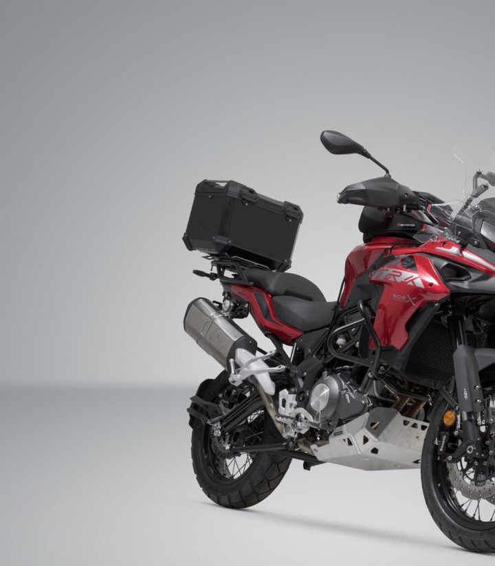 Maleta Superior con Soporte TRAX ADV Negra 38 L Benelli TRK 502 X (18) SW-MOTECH GPT.19.806.70001/B