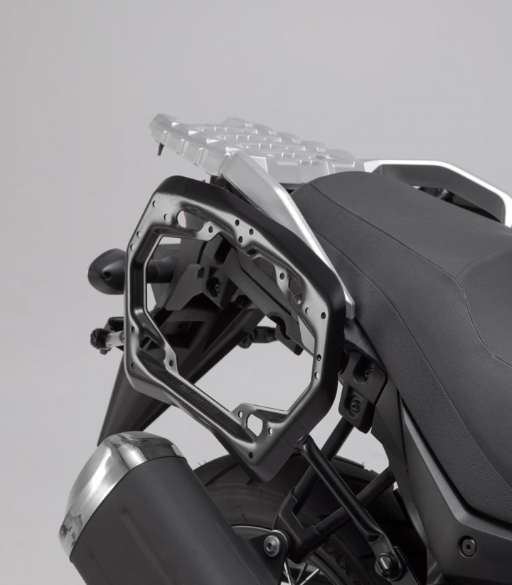 Seitenkoffer mit Träger DUSC Schwarz 41/41 L Suzuki V-Strom 650 (16) SW-MOTECH KFT.05.876.65101/B