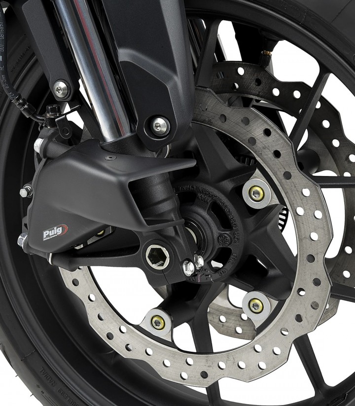 Puig Wheel Air Duct in Black Honda CB750 Hornet (23-26) 22664N