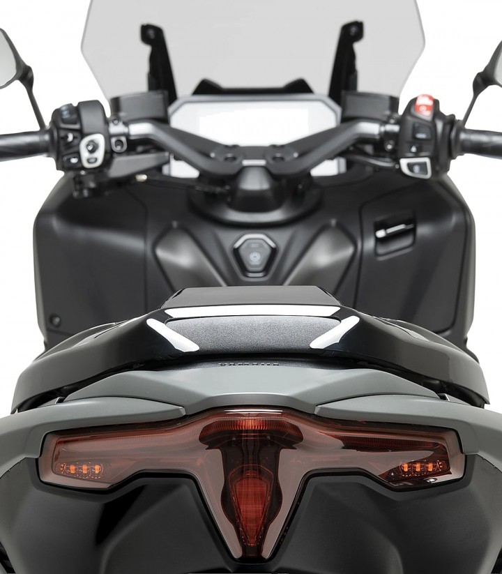 Heckhöcker Yamaha TMAX 560 (22-26) Puig Schwarz 22655N
