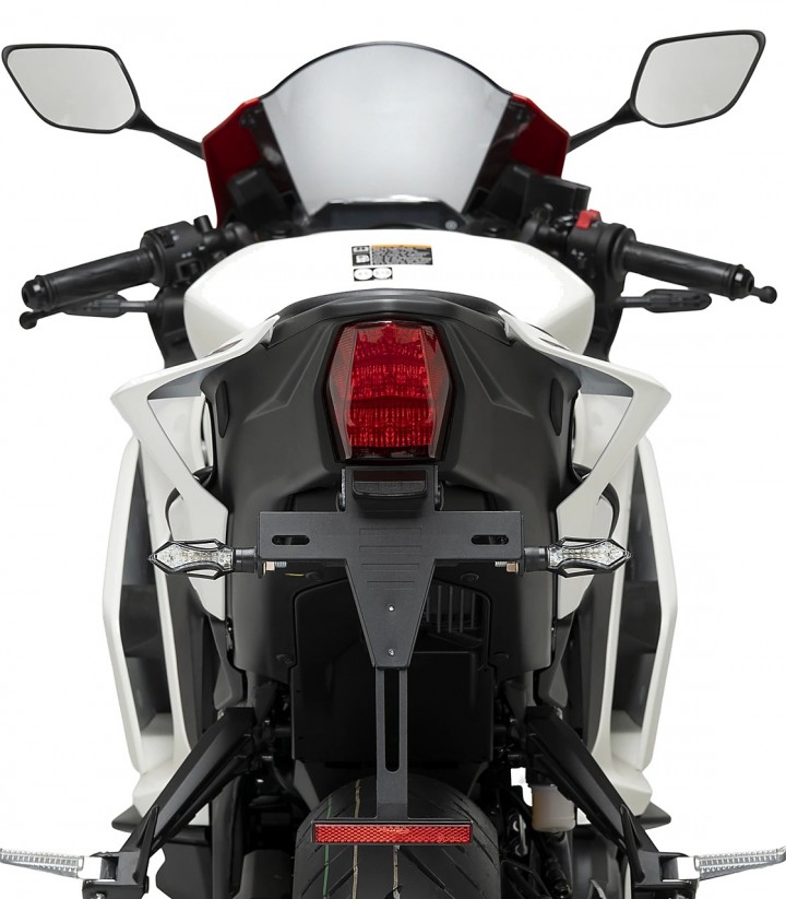 Portamatrículas Puig 22790N para Yamaha YZF-R3 (25-26)