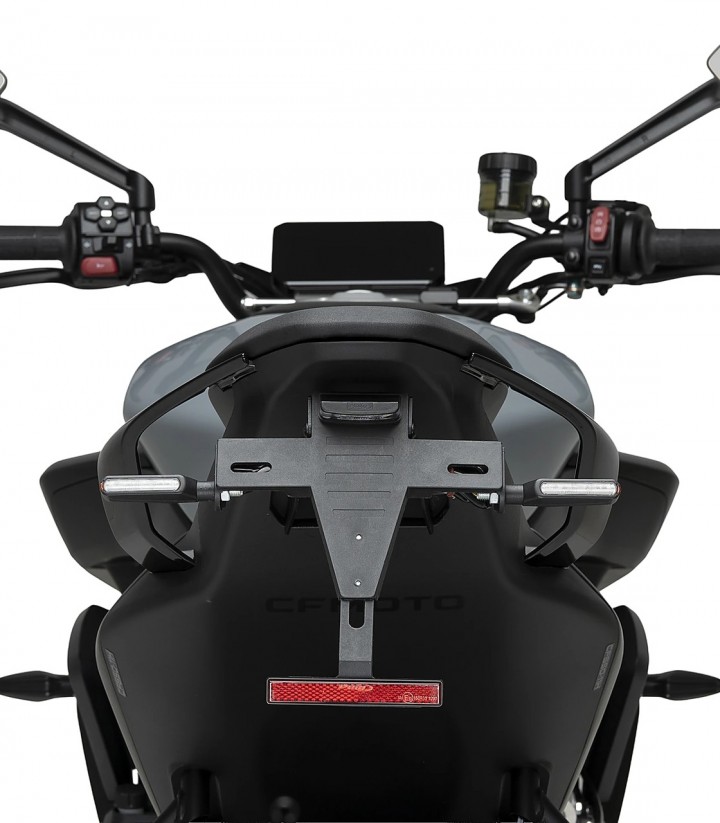 Portamatrículas Puig 22857N para CFMOTO 675NK (25-26), 675SR-R (25-26)
