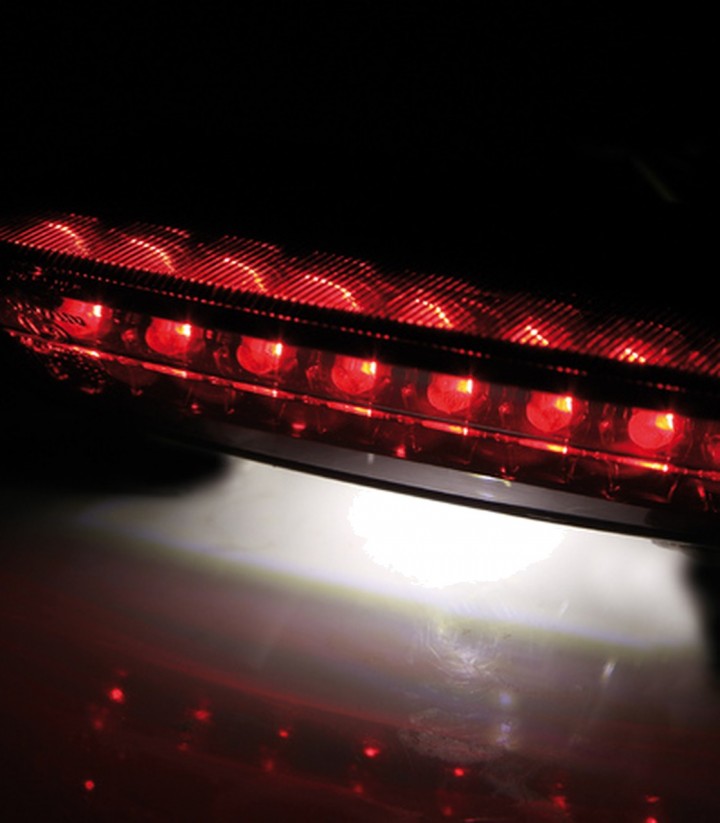 Piloto Trasero LED Highsider Boston Negro con Cristal Ahumado