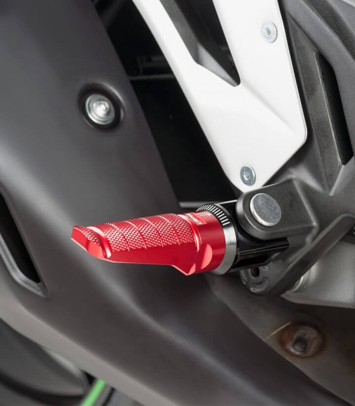 Estriberas Racing de Puig para moto en color rojo 6301R