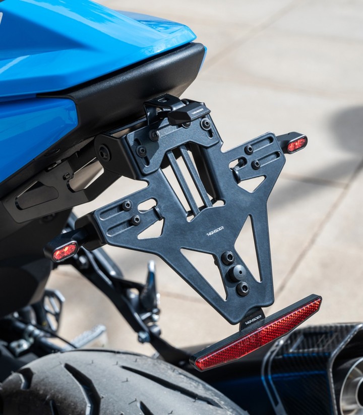 Portamatrículas Highsider en Negro para Suzuki GSX-8R (24-26)