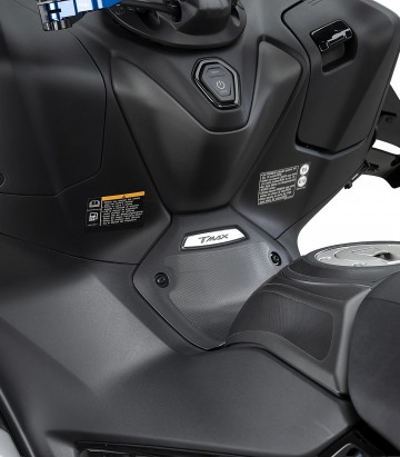 Yamaha TMAX 560 (25-26) Puig Scratch Saver Black Tank Pad 22569N