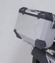 SW-MOTECH TRAX ADV Side Cases + 38 L Top Case Set with Carriers Kawasaki KLE500 (26) ADV.08.084.75000/S