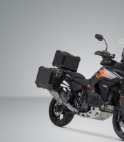 Pack Maletas Laterales + Baúl 38 L TRAX ADV en Negro + Soportes KTM 1290 Super Adventure (21), 1390 Super Adventure R/S (24) SW-
