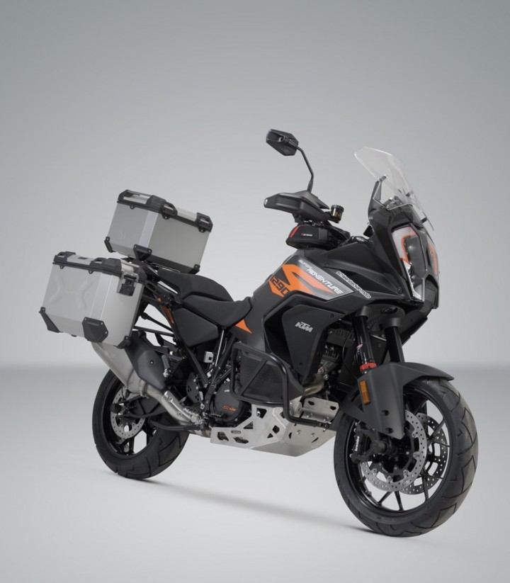 Pack Maletas Laterales + Baúl 38 L TRAX ADV en Plateado + Soportes KTM 1290 Super Adventure (21), 1390 Super Adventure R/S (24)