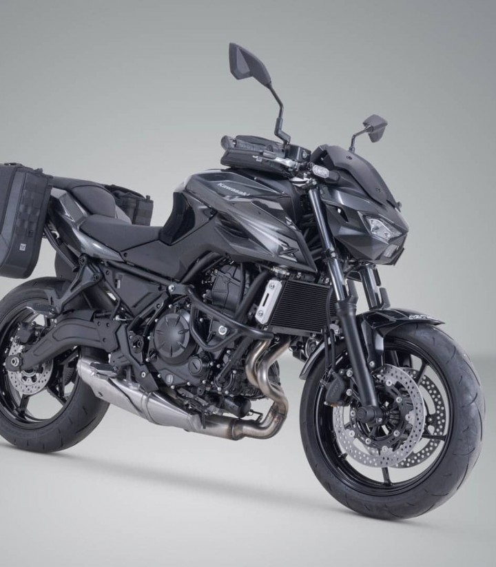 Bolsas Laterales SW-MOTECH Legend Gear + Soportes V-LOC 16/16 L Kawasaki Z650S (25) BC.HTA.08.866.22000
