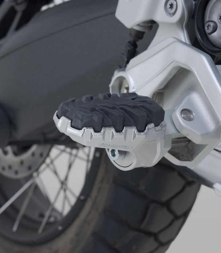 Fußrasten EVO mit Adaptern SW-MOTECH für BMW R 12 G/S (25) FRS.07.112.11100/B