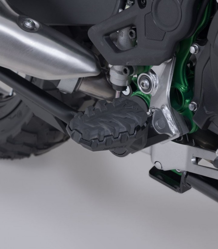 Reposapiés EVO con Adaptadores SW-MOTECH para Kawasaki KLE500 (26) FRS.08.112.10500/B