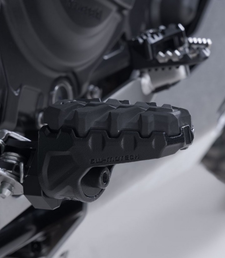 Reposapiés EVO con Adaptadores SW-MOTECH para Kawasaki KLE500 (26) FRS.08.112.10500/B