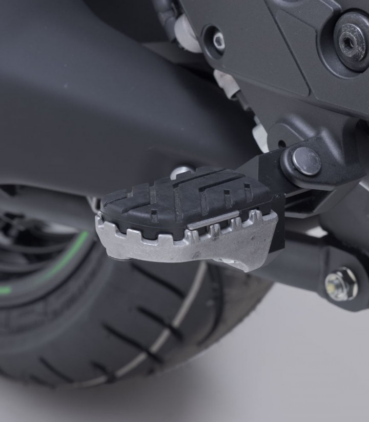 Reposapiés ION con Adaptadores SW-MOTECH para Kawasaki Versys 1100 (24) FRS.08.011.10400/B