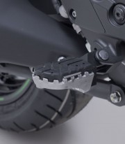 Reposapiés ION con Adaptadores SW-MOTECH para Kawasaki Versys 1100 (24) FRS.08.011.10400/B