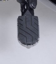 Reposapiés ION con Adaptadores SW-MOTECH para Kawasaki Versys 1100 (24) FRS.08.011.10400/B