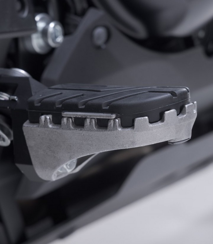 Reposapiés ION con Adaptadores SW-MOTECH para Kawasaki Versys 1100 (24) FRS.08.011.10400/B