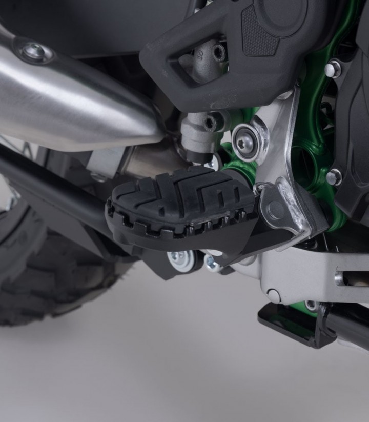 Reposapiés ION con Adaptadores SW-MOTECH para Kawasaki KLE500 (26) FRS.08.011.10500/B